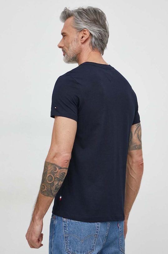 Bavlnené tričko Tommy Hilfiger MW0MW34428 tmavomodrá SS24