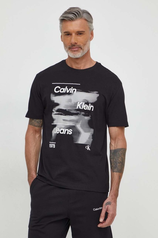Bavlnené tričko Calvin Klein Jeans relaxed čierna J30J325184