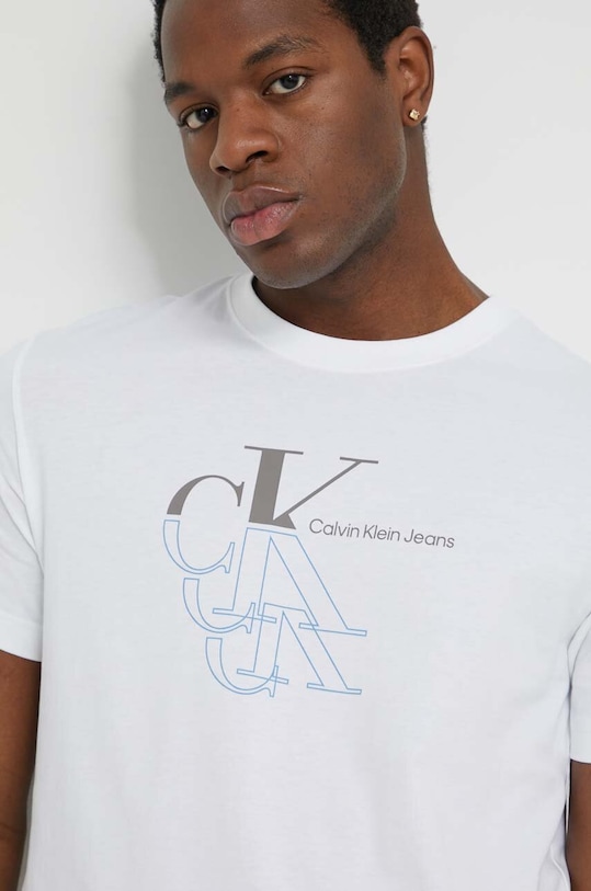 Βαμβακερό μπλουζάκι Calvin Klein Jeans λευκό J30J325352