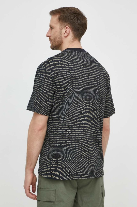 Oblečenie Bavlnené tričko Calvin Klein Jeans J30J325428 čierna