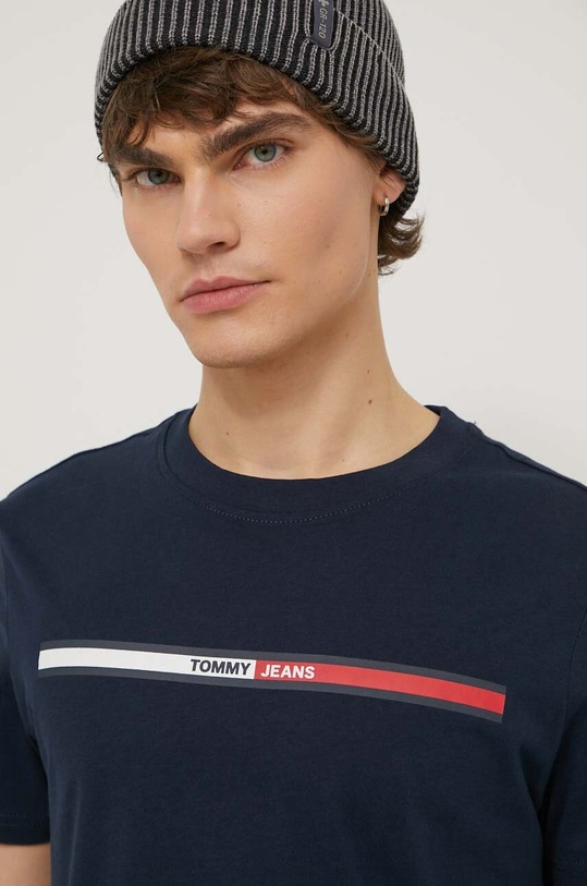 Bavlněné tričko Tommy Jeans námořnická modř DM0DM13509