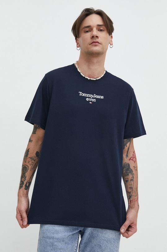Bavlněné tričko Tommy Jeans námořnická modř DM0DM18569