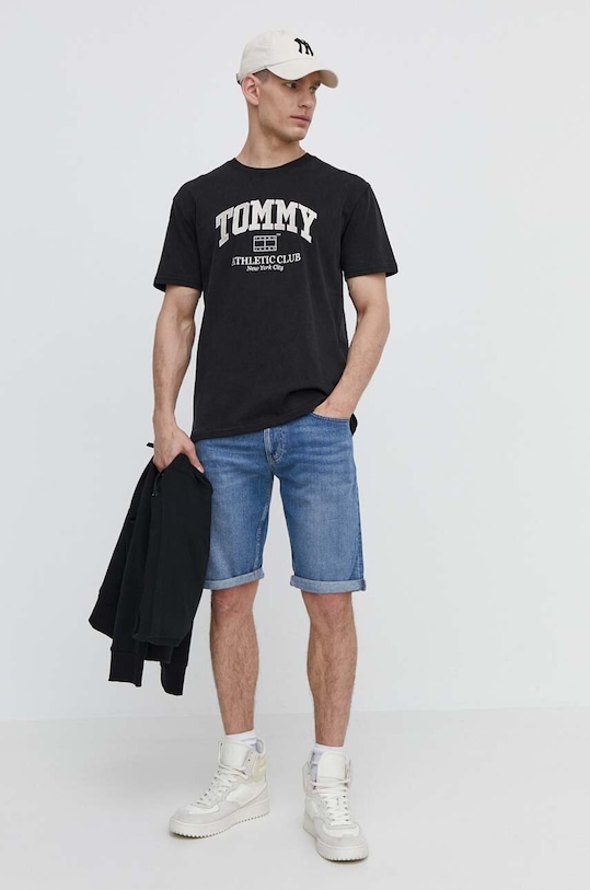 Bavlněné tričko Tommy Jeans DM0DM18557 černá SS24