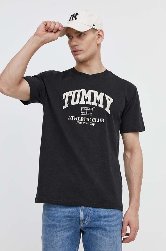 Bavlněné tričko Tommy Jeans černá DM0DM18557