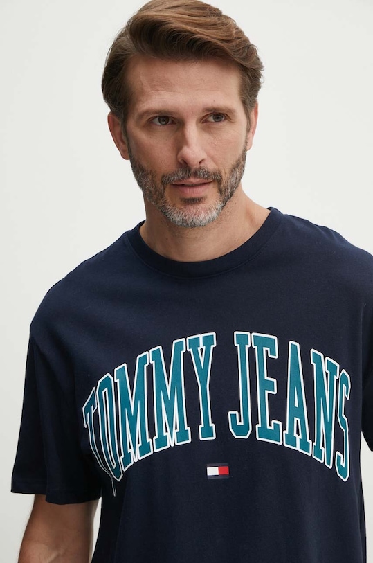 Bavlněné tričko Tommy Jeans DM0DM18558 námořnická modř SS24