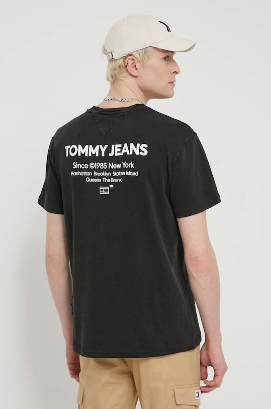 Одяг Бавовняна футболка Tommy Jeans DM0DM18591 чорний