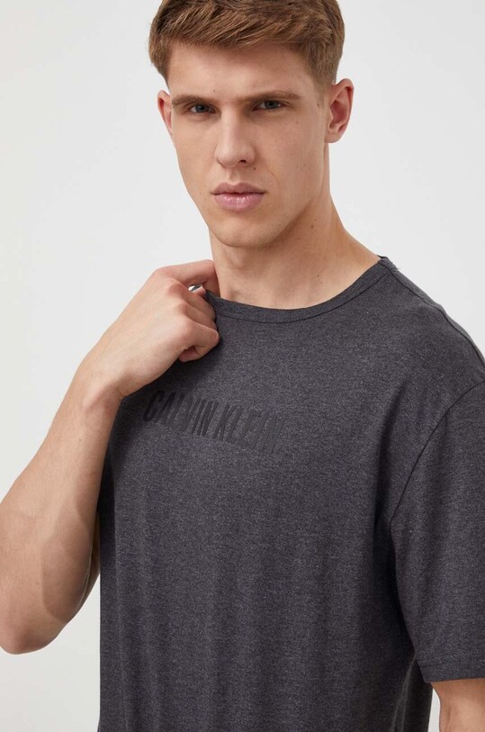 Bavlnené elegantné tričko Calvin Klein Underwear relaxed sivá 000NM2567E