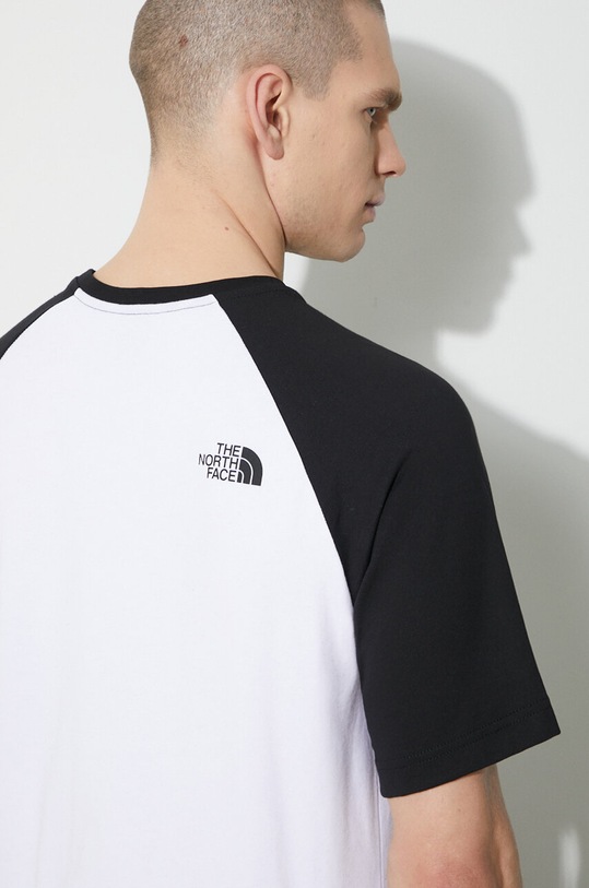 Памучна тениска The North Face M S/S Raglan Easy Tee NF0A87N7FN41 бял