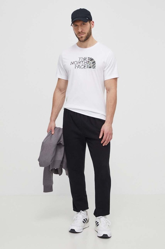 The North Face tricou din bumbac NF0A87N5YPO1 alb SS24