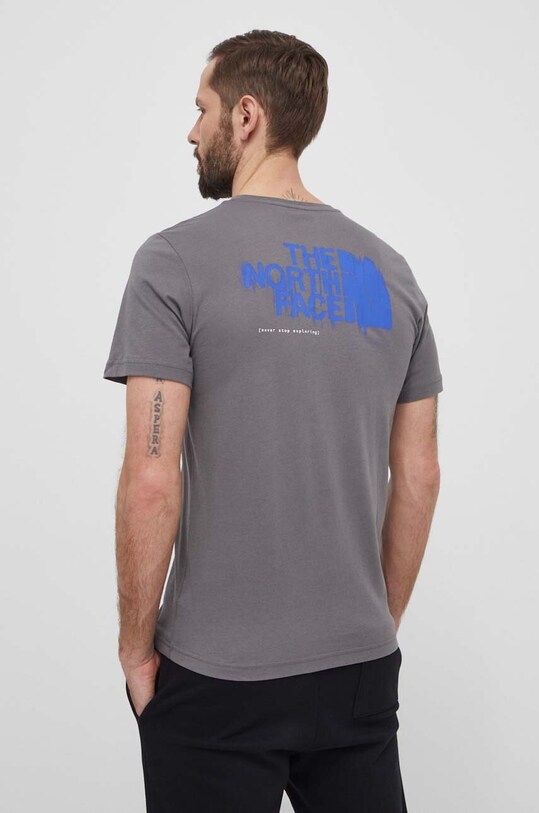 The North Face tricou din bumbac print gri NF0A87EW0UZ1