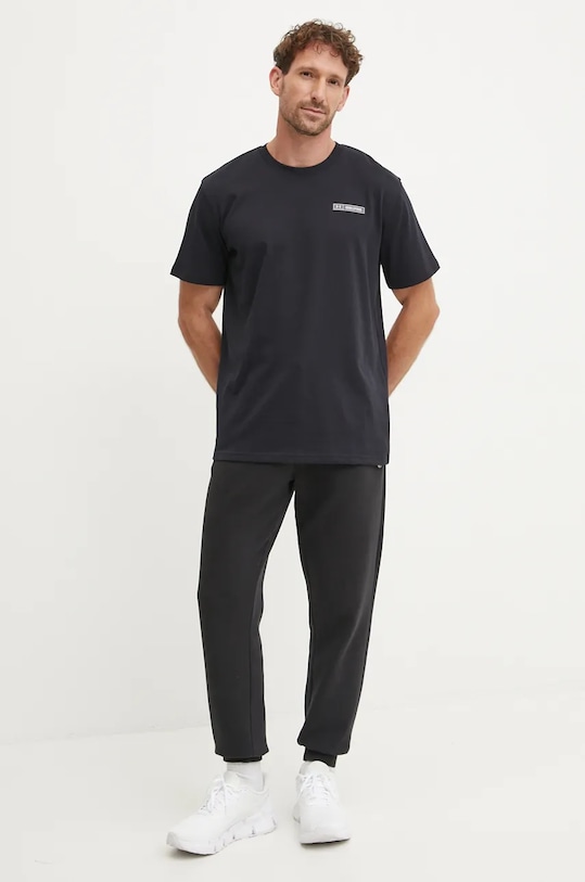 Tričko Under Armour 1382831 čierna SS25