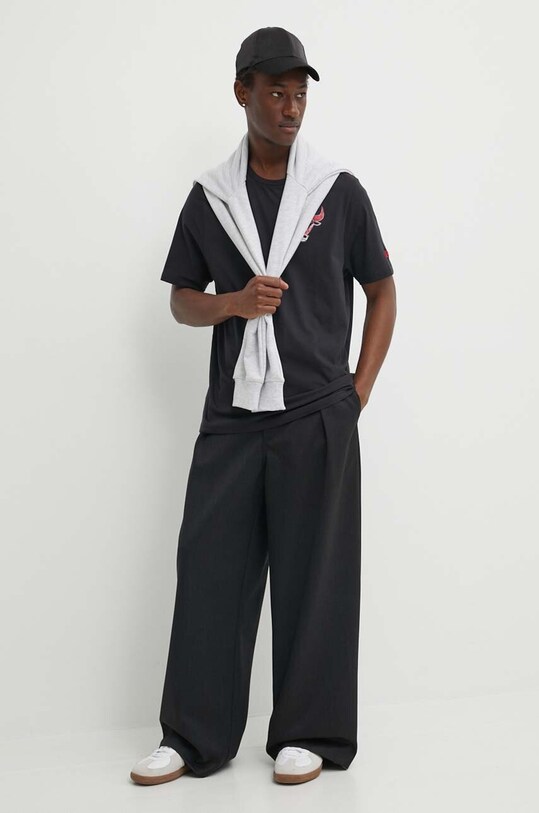 Bavlněné tričko New Era CHICAGO BULLS 60435487 černá SS24