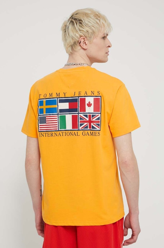 Одяг Бавовняна футболка Tommy Jeans Archive Games DM0DM19545 жовтий
