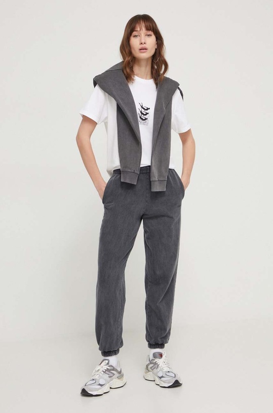 Bombažna kratka majica Kaotiko AO015.01.G002 bela