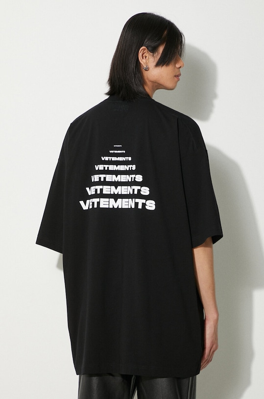 VETEMENTS cotton t-shirt Pyramid Logo UE64TR140B black