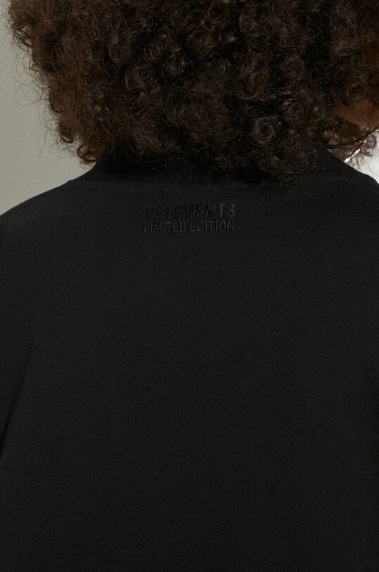 Хлопковая футболка VETEMENTS Limited Edition Logo T-Shirt UE64TR800B