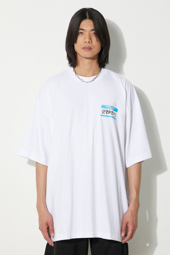 Хлопковая футболка VETEMENTS My Name Is Vetements T-Shirt UE64TR130W белый