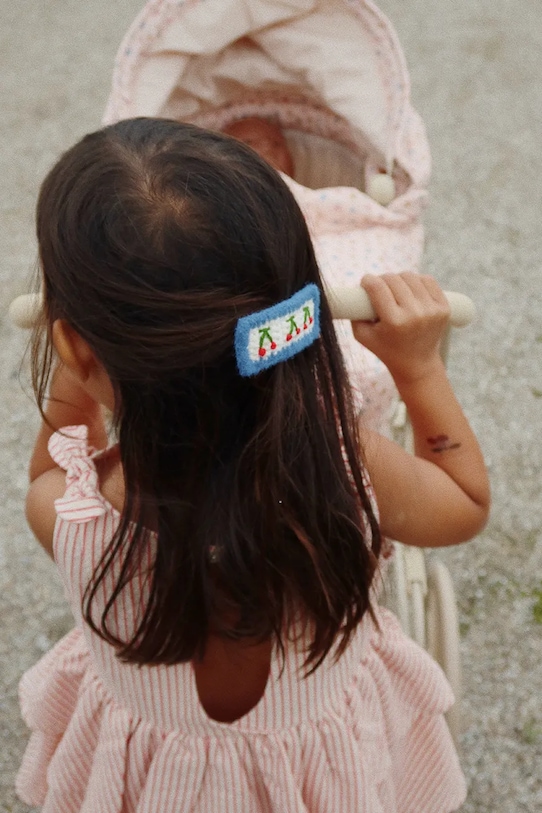 Dziewczynka Konges Sløjd spinki do włosów CHERRY CROCHET HAIR CLIP KS100829 beżowy