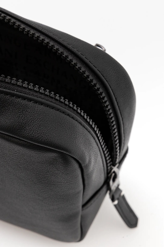 Akcesoria Armani Exchange kosmetyczka XM000255.AF11925 czarny