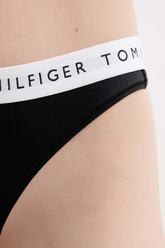 Tanga Tommy Hilfiger černá UW0UW06039