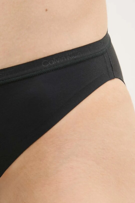 Odzież Calvin Klein Underwear figi LV00QF8253 czarny