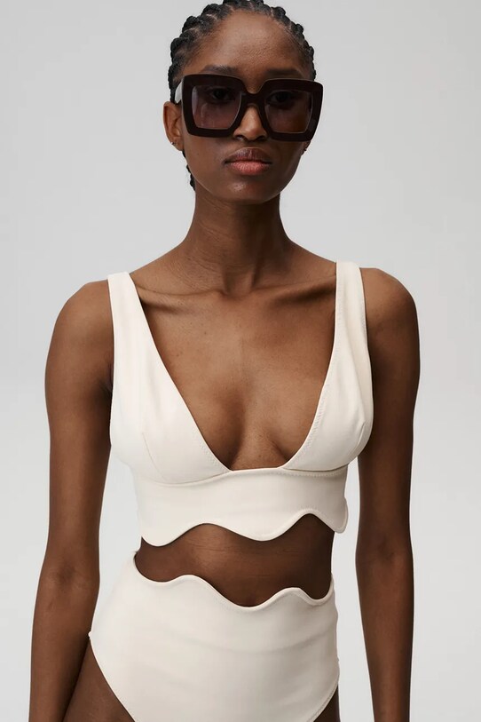 Plavková podprsenka Undress Code Bardot Bikini Top 929 béžová SS25