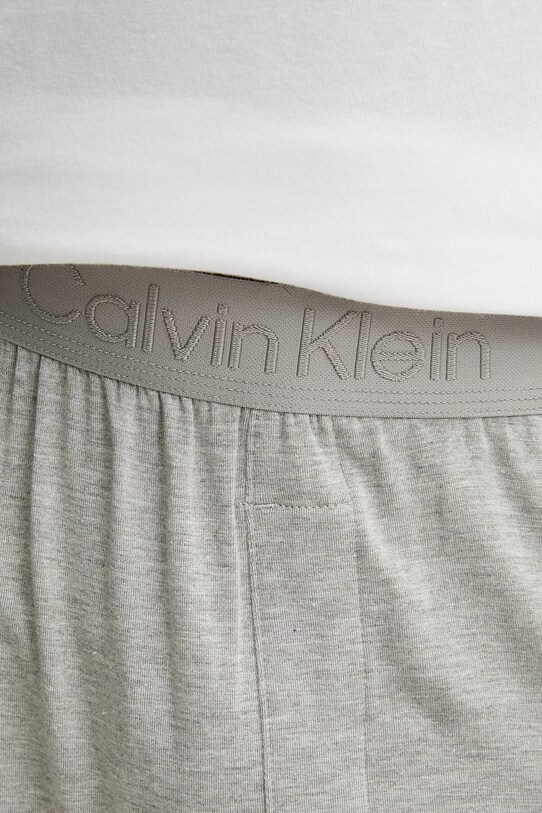 Odjeća Kratki donji dio pidžame Calvin Klein Underwear LV00NM2824 siva