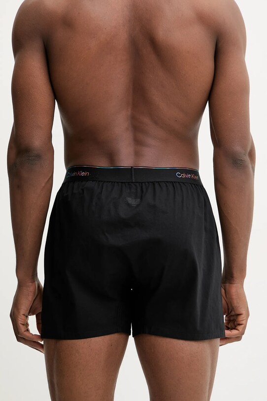 Oblečenie Bavlnené pyžamové šortky Calvin Klein Underwear LV00NM2879 čierna
