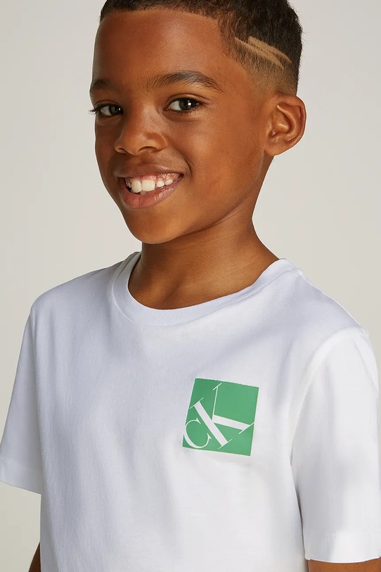 Calvin Klein Jeans t-shirt bawełniany dziecięcy IB0IB02351.128.176.PPYA biały