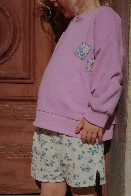 Konges Sløjd bluza bawełniana dziecięca RHW X KS LETTRE SWEAT OCS nadruk fioletowy KS103611