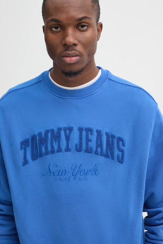 Bombažen pulover Tommy Jeans modra DM0DM20262