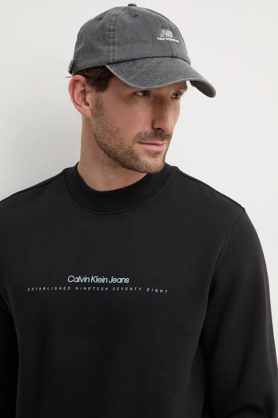 Mikina Calvin Klein Jeans černá J30J327119