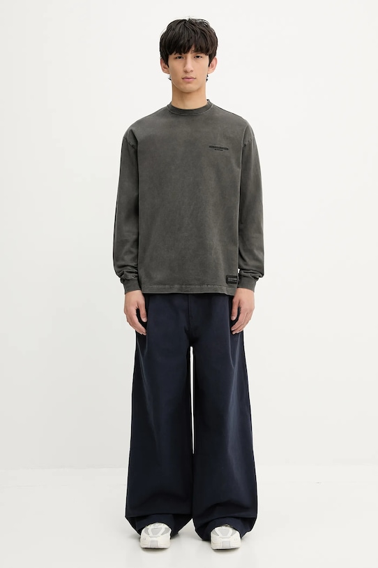 Хлопковый лонгслив NEIGHBORHOOD Pigment Dyed Crewneck Ls 251FPNH.CSM12 серый