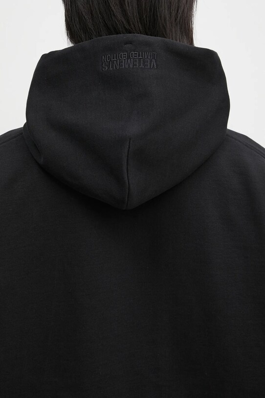 Суичър VETEMENTS Oval Logo Cropped Boxy UA66HD600BW черен