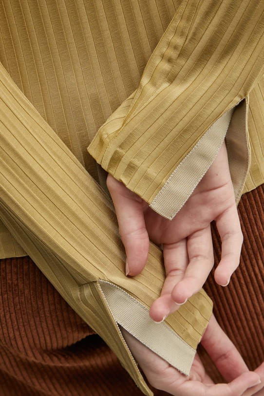 Лонгслив BOSS 50532052 жёлтый