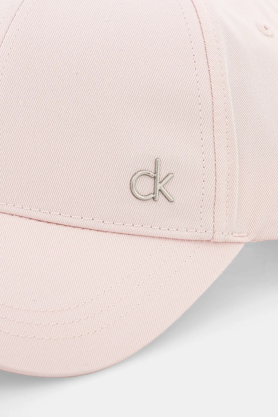 Памучна шапка с козирка Calvin Klein K60K613102 розов SS25