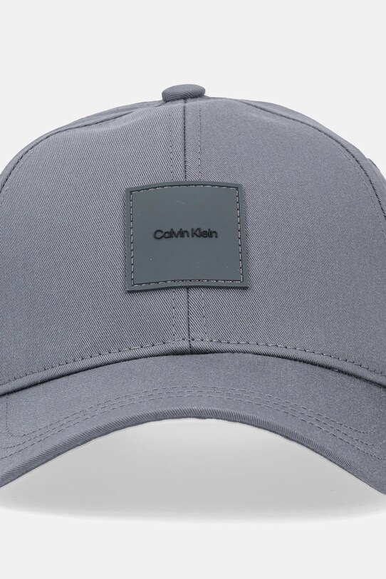 Bavlněná baseballová čepice Calvin Klein K50K512616 šedá SS25