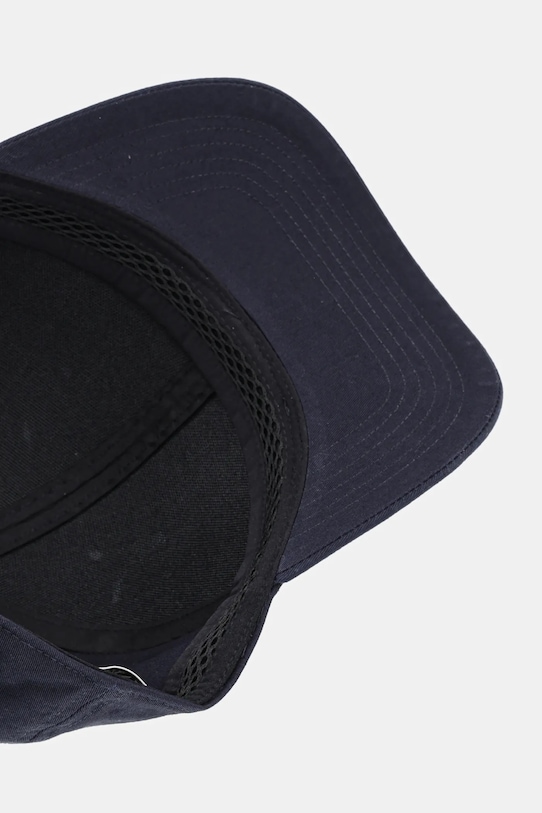 Bavlnená šiltovka C.P. Company tmavomodrá 18CMAC282A006288A