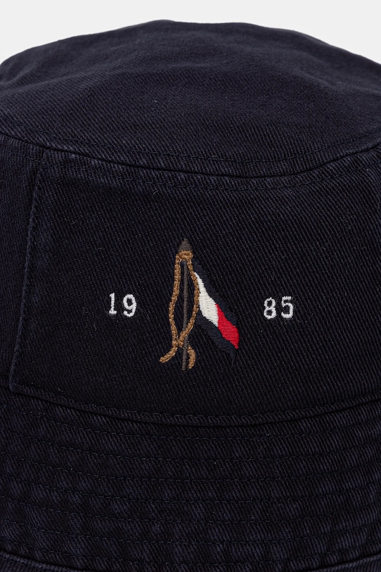 Bombažni klobuk Tommy Hilfiger AM0AM13384 mornarsko modra SS25