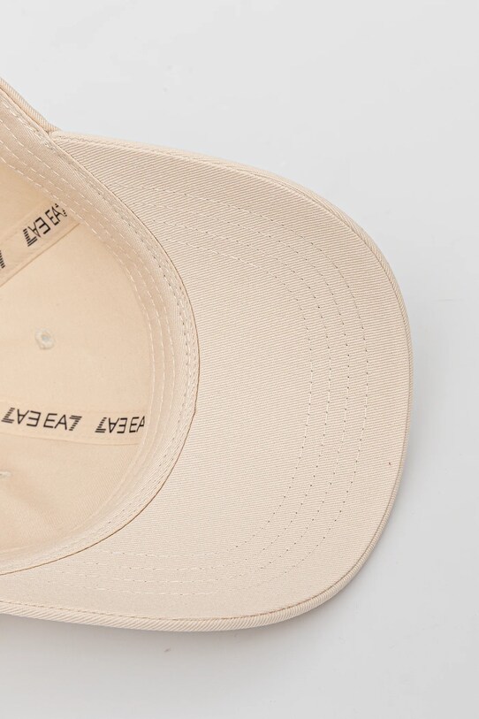 Памучна шапка с козирка EA7 Emporio Armani бежов AF11989.7X000047