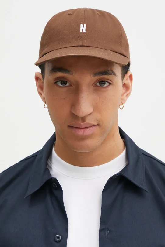 Norse Projects czapka z daszkiem bawełniana Twill Sports Cap bawełna brązowy N80.0001.2033