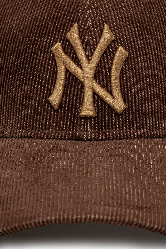 New Era czapka z daszkiem sztruksowa 60595424 brązowy SS25