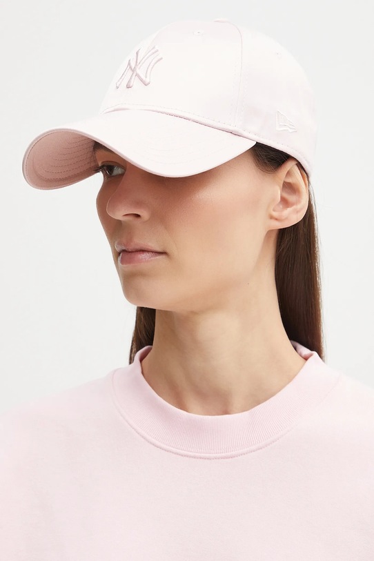 New Era baseball cap WMNS Satin 940 NYY 60595369 pink