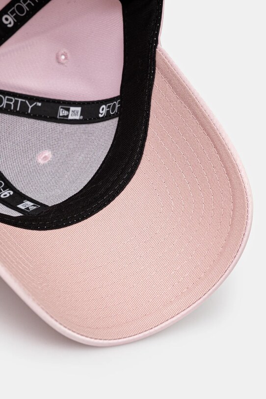New Era czapka z daszkiem WMNS Satin 940 NYY różowy 60595369
