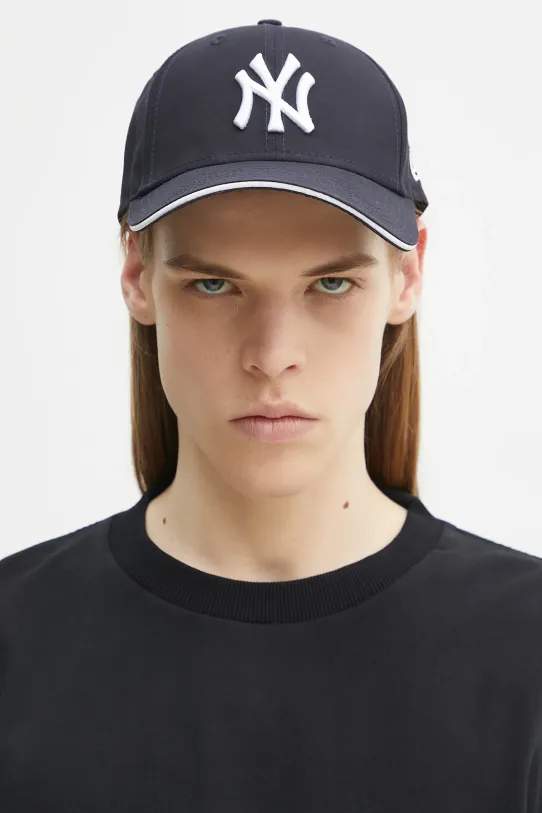 Kapa sa šiltom New Era Microfibre 940 NYY 60595182 mornarsko plava