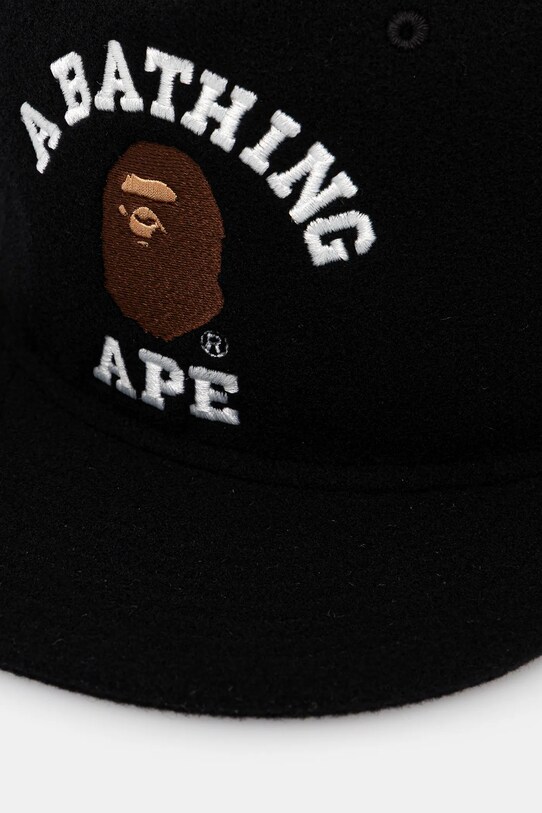 Vunena kapa sa šiltom A Bathing Ape College 1K80180001 crna SS25