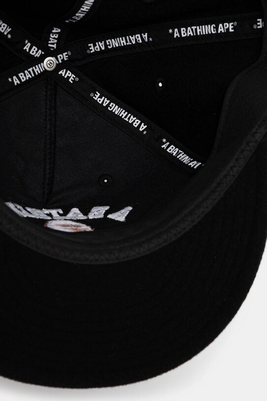 Vunena kapa sa šiltom A Bathing Ape College crna 1K80180001