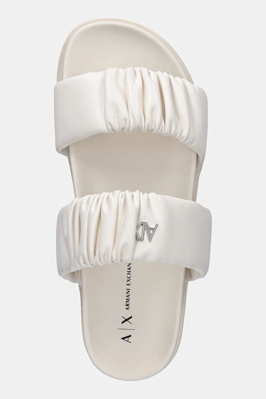 Armani Exchange klapki beżowy XDP062.XV926.00894