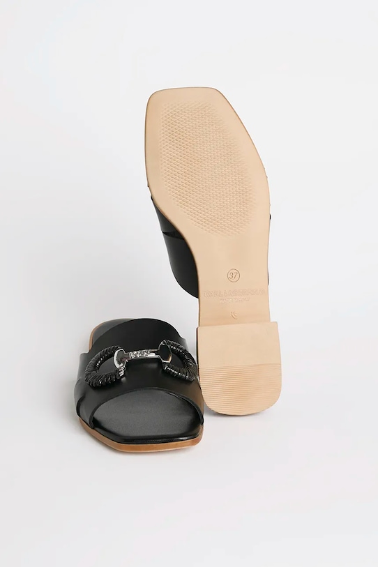 Karl Lagerfeld klapki skórzane PETALO BROOCH SLIDE KL80725.000 czarny