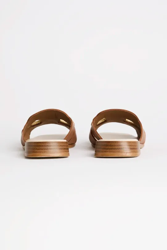 Взуття Шкіряні шльопанці Karl Lagerfeld PETALO BROOCH SLIDE KL80725.022 коричневий